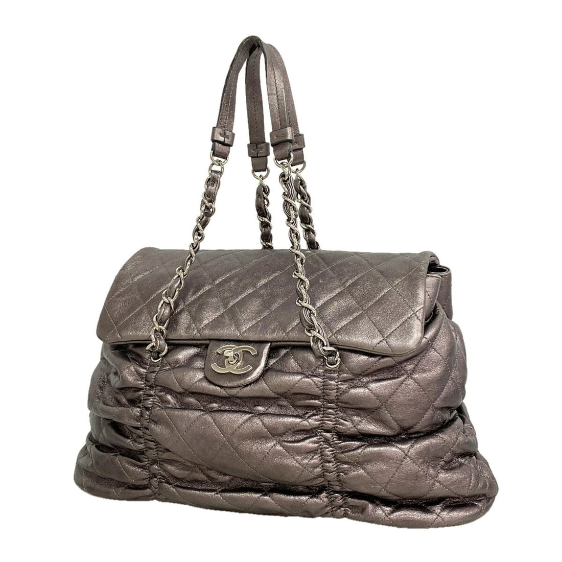 Chanel Matelassé Leather Handbag, Metallic Gray, Women's: --- Catalog ---Category: SizeSize (HxWxD): 23cm x 35cm x 12cm / 9.05'' x 13.77'' x 4.72''Category: DesignType: HandbagColor: Metallic grayGender: WomenMaterial: Leather Hardware Color: SilverCategory: