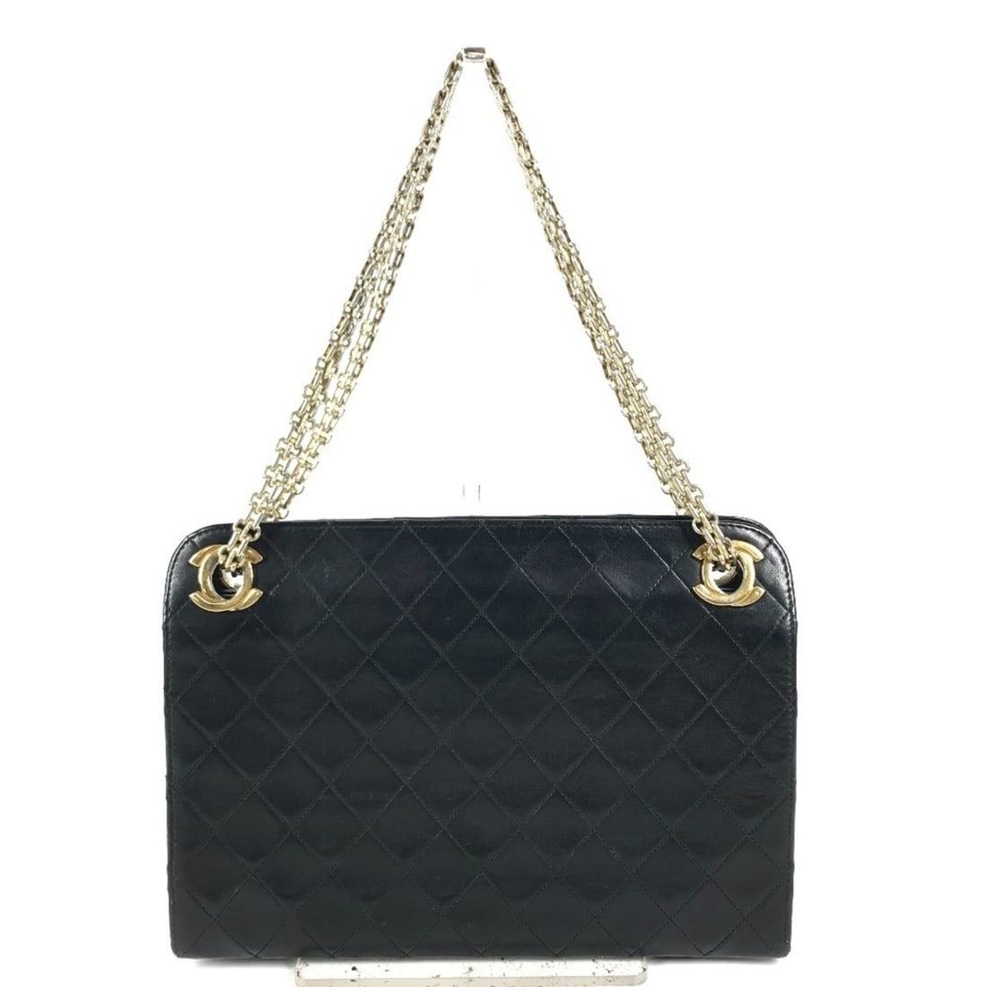 CHANEL Vintage Matelassé Quilted Shoulder Bag with Double Chain, Leather, Black, for Men and Women: --- Catalog ---Category: SizeSize (HxWxD): 19cm x 26cm x 8.5cm / 7.48'' x 10.23'' x 3.34''Category: DesignType: Shoulder bagColor: BlackGender: Men,Women,UnisexSeason: VintageClosure: Ball claspMateri