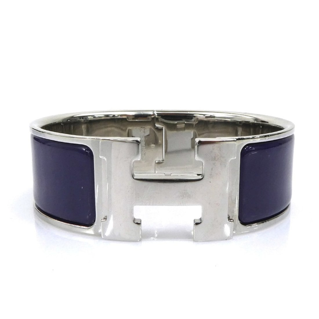 Hermes HERMES Bangle Bracelet Clic Clac Metal Enamel Silver Purple Women's e62153a: --- Catalog ---Category: SizeLength: 16cm / 6.29''Category: DesignType: BangleColor: Purple, SilverGender: WomenMaterial: Enamel, MetalCategory: GeneralBrand: Hermes--- Item List ---Section: Condition