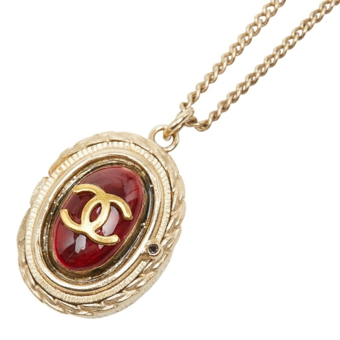 Chanel Vintage Coco Mark Heart Key Motif Rogue Necklace Gold Red Plated Rhinestone Women's CHANEL: --- Catalog ---Category: SizePendant Size: 17.3mm x 21.9mm / 0.68'' x 0.86''Neck Circumference: 60 cm / 23.62''Category: DesignColor: Red colorGender: WomenMaterial: RhinestoneNecklace Type: NecklaceC