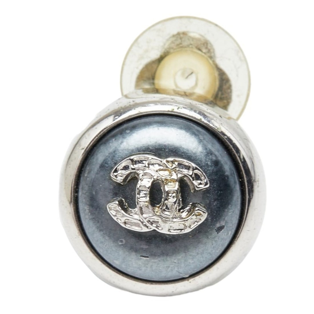 Chanel Coco Mark Single Earring, Silver Metal, Women's CHANEL: --- Catalog ---Category: SizeSize (HxWxD): 14.30mm x 14.30mm / 0.56'' x 0.56''Category: DesignType: Clip earringsColor: SilverGender: WomenMaterial: MetalCategory: GeneralBrand: Chanel--- Item List --