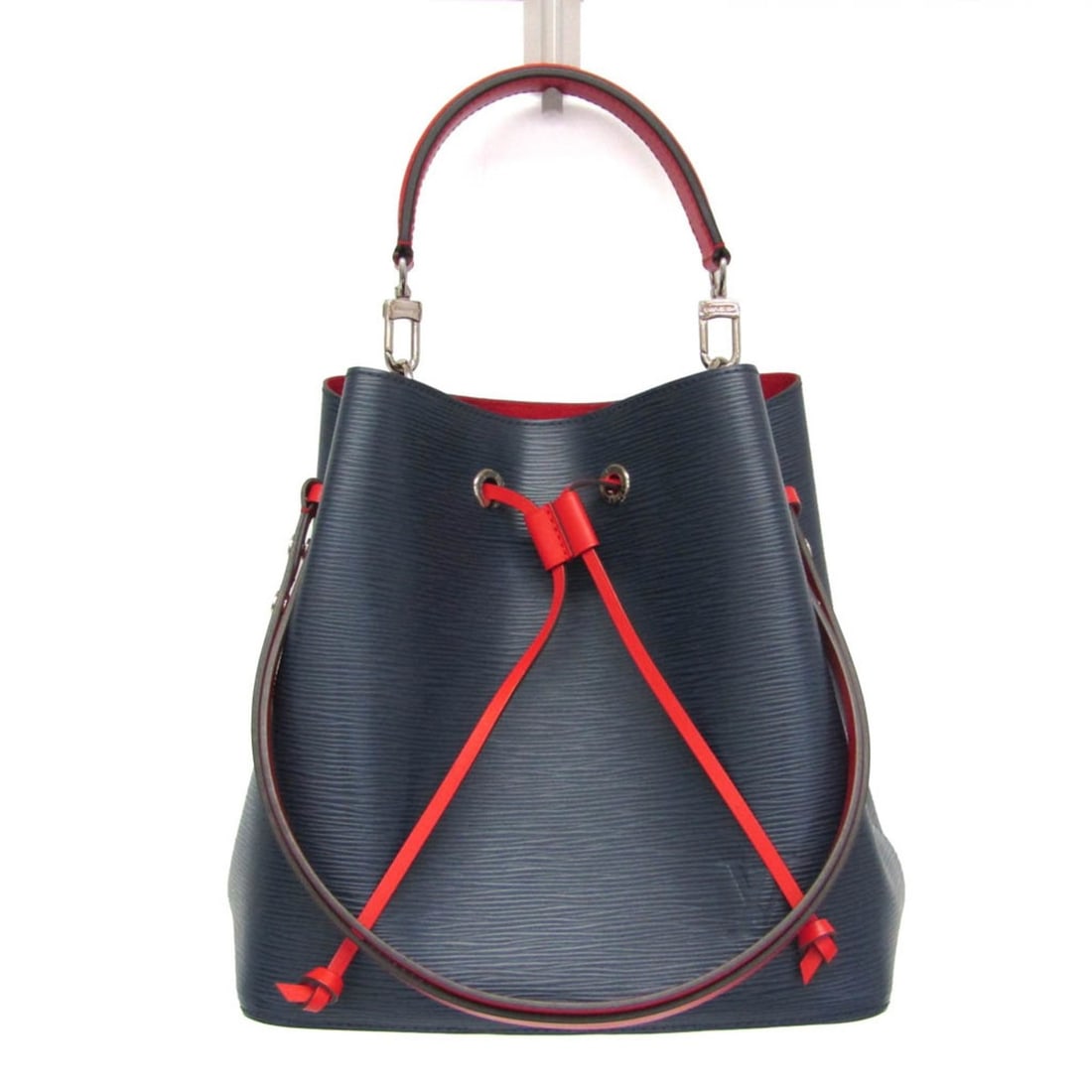 Louis Vuitton Epi Neo Noe M54367 Women's Handbag,Shoulder Bag Indigo,Red Color: --- Catalog ---Category: SizeSize (HxWxD): 25cm x 26cm x 17cm / 9.84'' x 10.23'' x 6.69''Strap Length: 72cm - 120cm / 28.34'' - 47.24''Handle Length: 36cm / 14.17''Category: DesignType: Handbag, Shoul