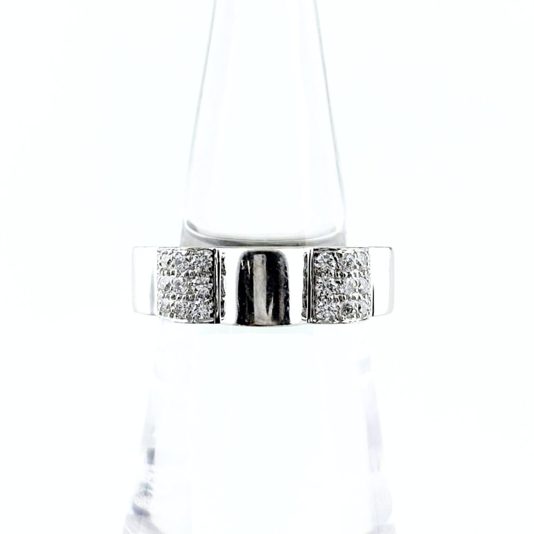 Chanel Camellia Ring with Small Diamonds (750 Diamond) - Women's: --- Catalog ---Category: SizeUS Size: 6Brand Size: 51Category: DesignType: Band ringStone: DiamondGender: WomenCategory: GeneralBrand: Chanel--- Item List ---Section: ConditionRanking: Rank B Used - T