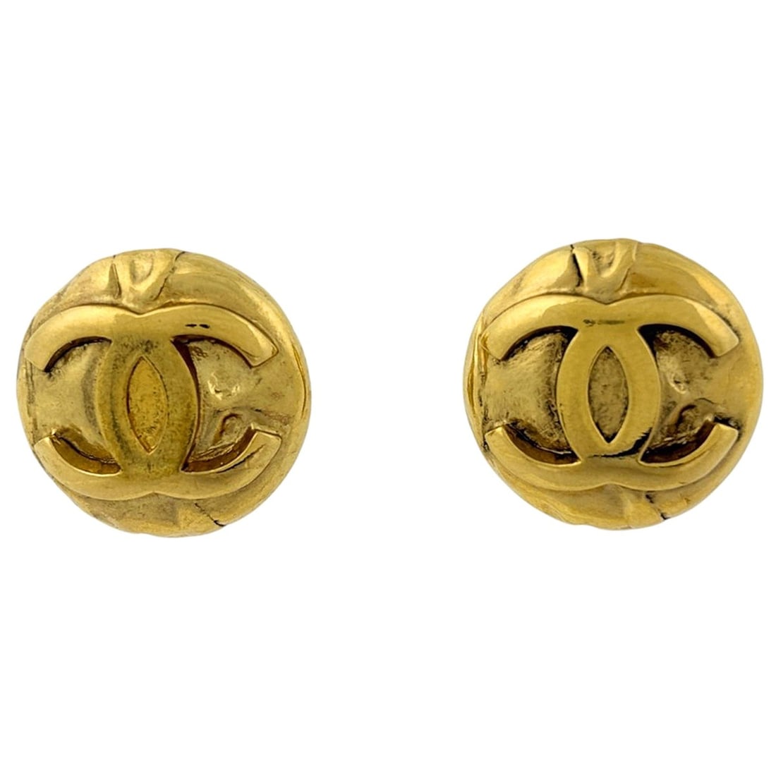 Chanel earrings, Coco Mark design, GP gold, for women.: --- Catalog ---Category: SizeSize (HxWxD): 20.00mm x 20.00mm / 0.79'' x 0.79''Category: DesignType: Clip earringsColor: GoldGender: WomenMaterial: Gold platingCategory: GeneralBrand: Chanel--- Item Li
