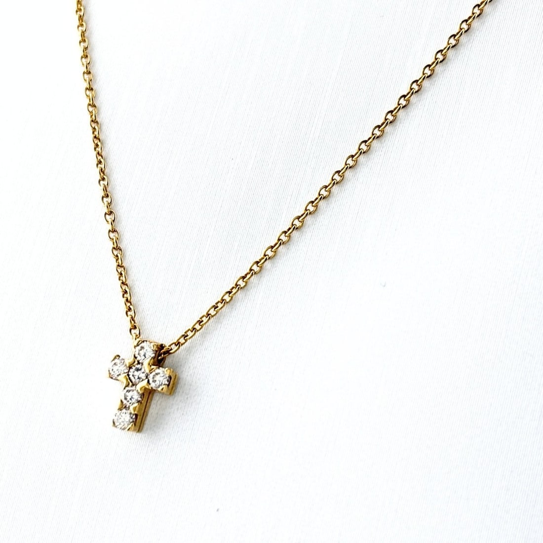 Van Cleef & Arpels Cross Yellow Gold Pendant Necklace 750 Diamond for Women