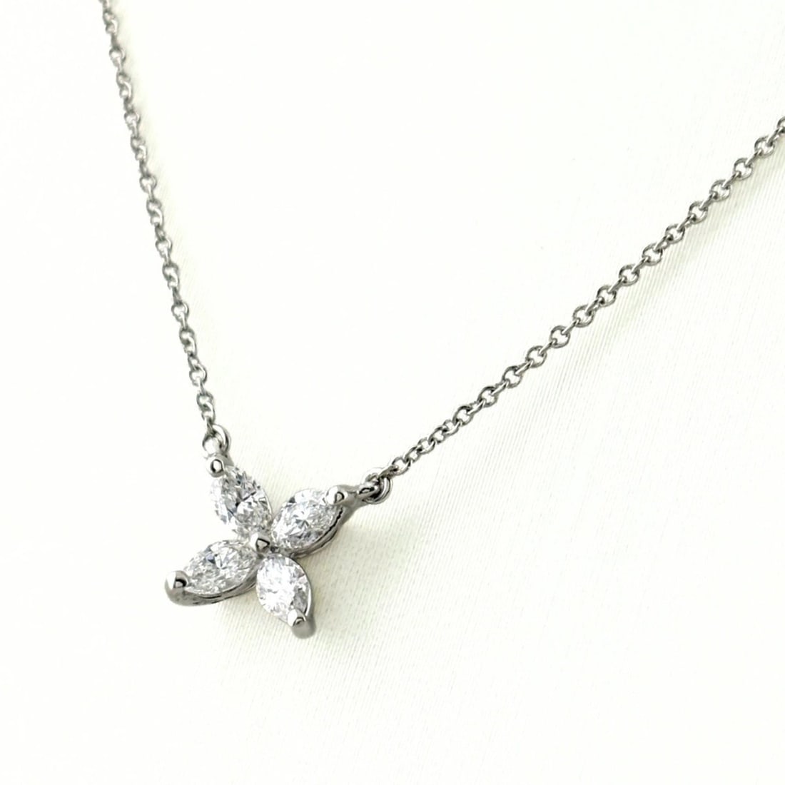 Tiffany & Co. Victoria Platinum Melee Diamond Necklace Pt950 Women's: --- Catalog ---Category: SizePendant Size: 7.1mm x 7mm / 0.27'' x 0.27''Neck Circumference: 40 cm / 15.74''Category: DesignStone: DiamondGender: WomenMaterial: Platinum 950Necklace Type: NecklaceCateg