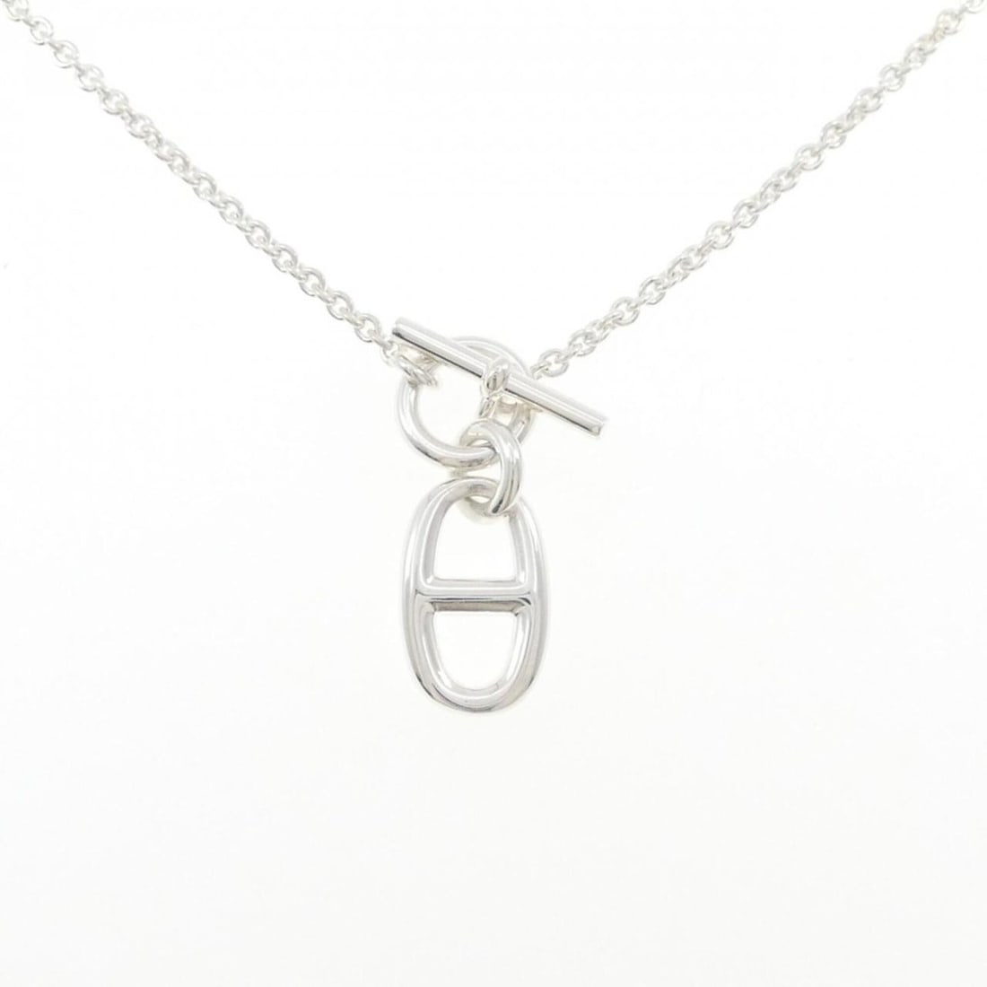 Hermes Hermès Chaine d'Ancre Necklace: --- Catalog ---Category: SizePendant Size: 29.2mm x 11.4mm / 1.14'' x 0.44''Neck Circumference: 41 cm / 16.14''Category: DesignGender: WomenMaterial: Silver 925Pendant Type: PendantNecklace Type:
