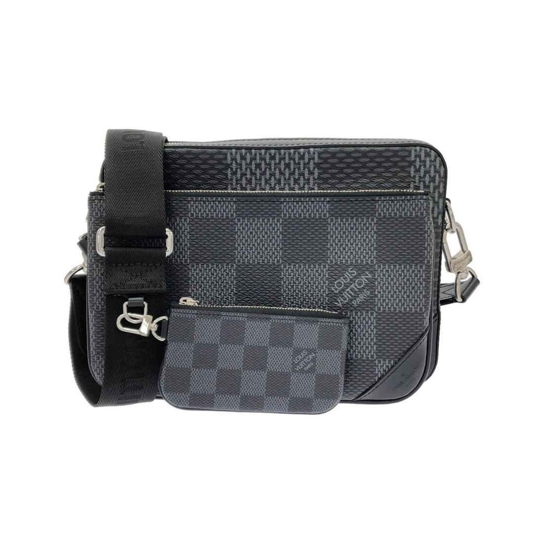 Louis Vuitton Damier Graphite 3D Trio Messenger N50017 Shoulder Bag: --- Catalog ---Category: SizeSize (HxWxD): 18cm x 26cm x 4.5cm / 7.08'' x 10.23'' x 1.77''Category: DesignType: Pouch, Shoulder bagColor: GraphiteGender: MenMaterial: Coated canvas Hardware Color: