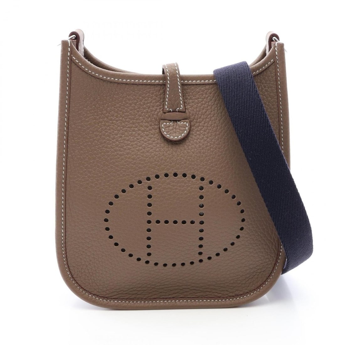 Hermes Evelyne TPM Amazon Shoulder Bag/Handbag, Leather, Taurillon Clemence, Women's, Gray: --- Catalog ---Category: SizeSize (HxWxD): 18cm x 16.5cm x 5.5cm / 7.08'' x 6.49'' x 2.16''Category: DesignType: Handbag, Shoulder bagColor: GrayGender: WomenMaterial: Taurillon clemence leather Categ