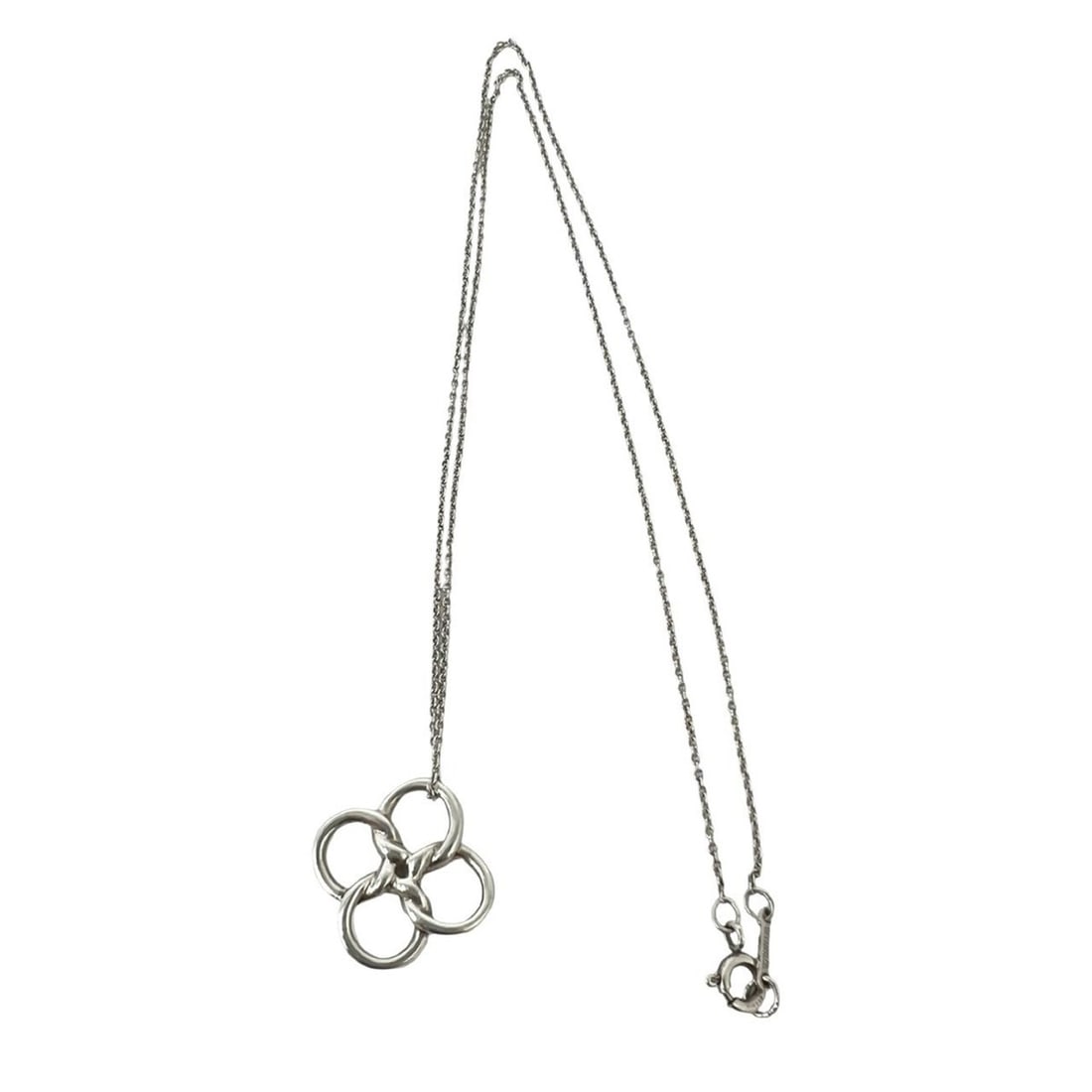 TIFFANY&Co. Tiffany Quadrofolio Clover Necklace, Sterling Silver 925 Pendant Choker, 32721: --- Catalog ---Category: SizePendant Size: 19mm x 19mm / 0.74'' x 0.74''Neck Circumference: 42.2 cm / 16.61''Category: DesignColor: SilverGender: WomenMaterial: Silver 925Pendant Type: PendantNecklace