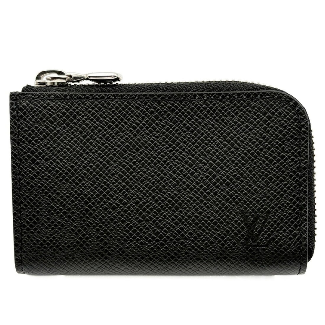 Louis Vuitton Portemonnaie Jour Coin Case M63375 Taiga Leather Noir Men's Compact Purse LOUIS: --- Catalog ---Category: SizeSize (HxWxD): 7cm x 11cm x 2cm / 2.75'' x 4.33'' x 0.78''Category: DesignType: Coin purse/coin caseColor: NoirGender: MenMaterial: Taiga leather , Leather Category: Genera