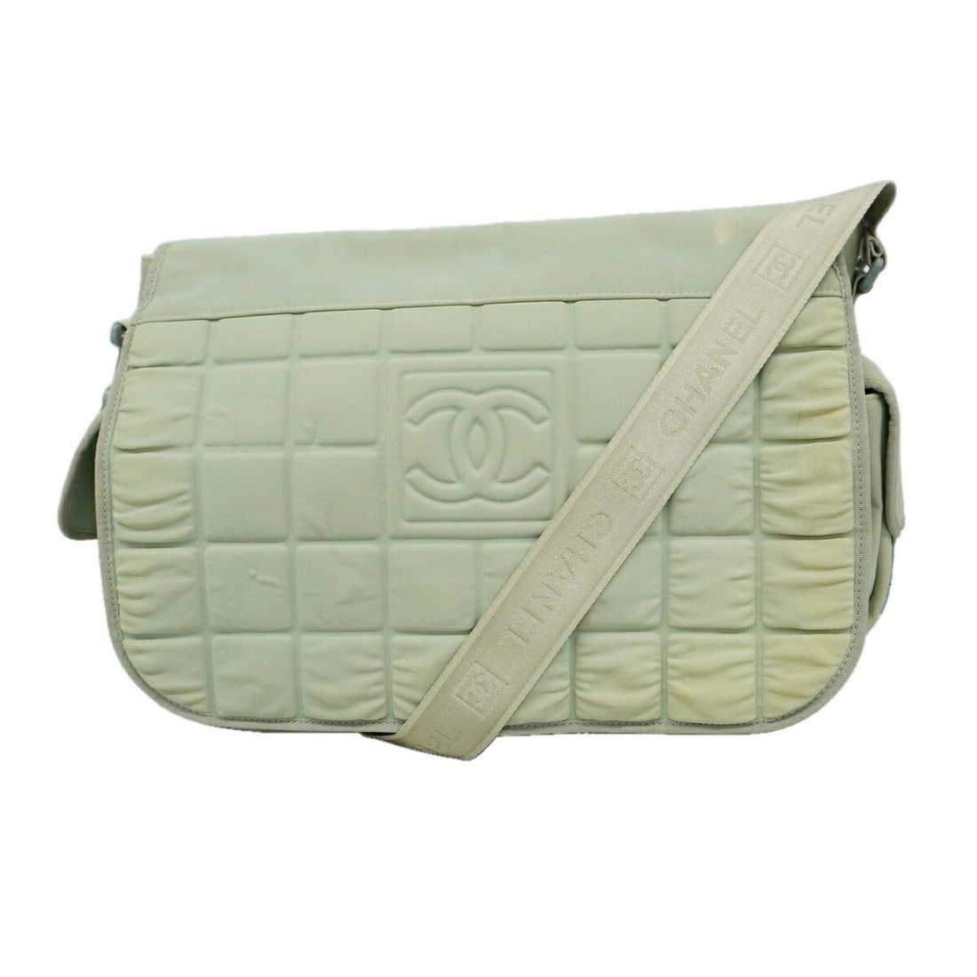 Chanel Sport Nylon Shoulder Bag, Gray, Women's, P3367931: --- Catalog ---Category: SizeSize (HxWxD): 35cm x 45cm x 13cm / 13.77'' x 17.71'' x 5.11''Category: DesignType: Shoulder bagColor: GrayGender: WomenMaterial: Nylon Hardware Color: SilverCategory: Gene