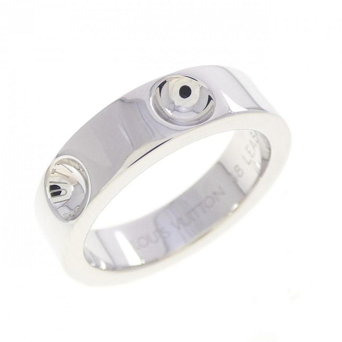 Louis Vuitton Petite Bague Empreinte Ring: --- Catalog ---Category: SizeUS Size: 4.5Brand Size: 48Category: DesignType: Band ringGender: WomenMaterial: White gold (18K)Category: GeneralMPN: Q9125ABrand: Louis Vuitton--- Item List ---Section: C
