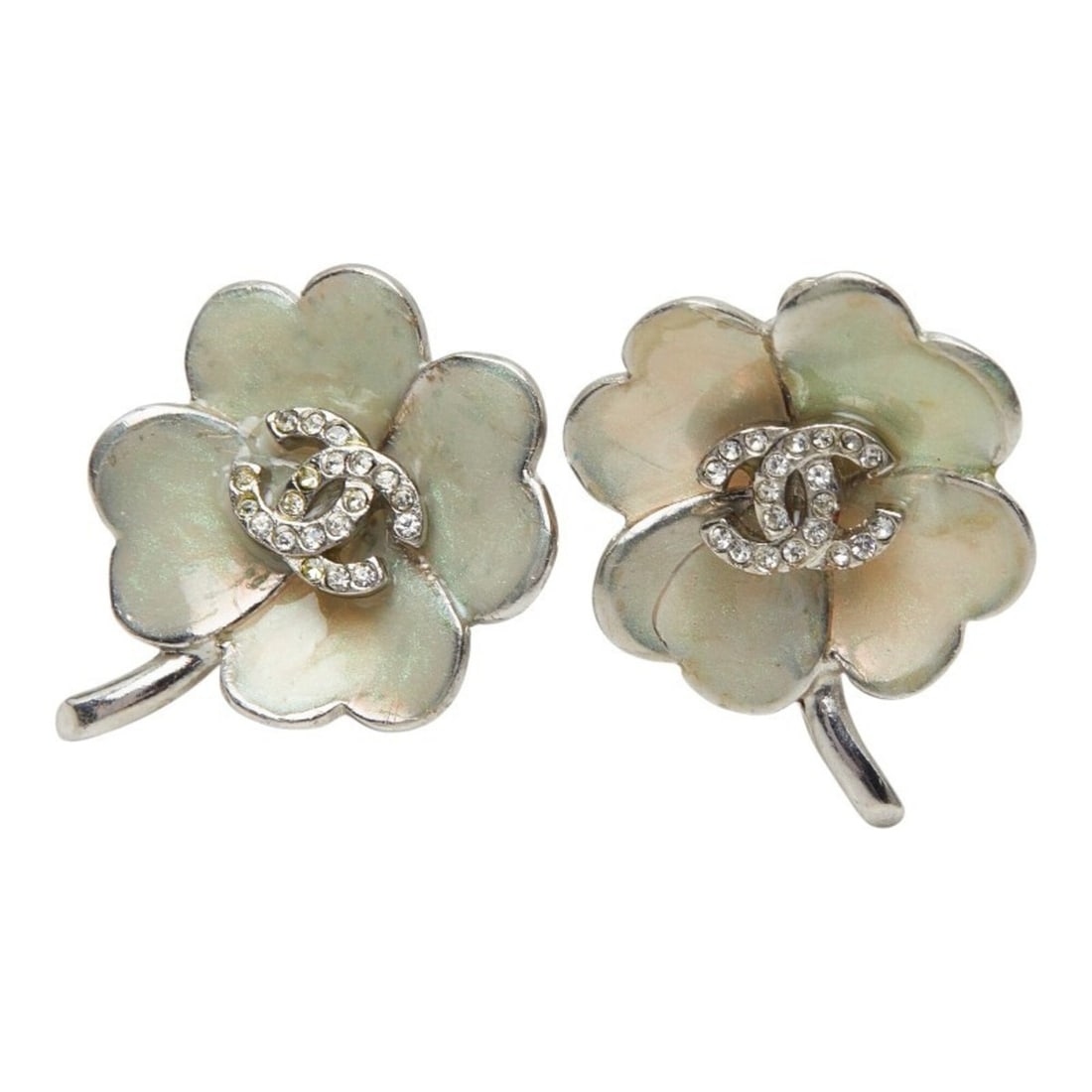 Chanel Coco Mark Clover Earrings 04P Metal Rhinestone Women's CHANEL: --- Catalog ---Category: SizeStone Size (HxW): 27.70mm x 21.30mm / 1.09'' x 0.84''Category: DesignColor: SilverGender: WomenMaterial: Metal, RhinestoneCategory: GeneralBrand: Chanel--- Item List ---Se