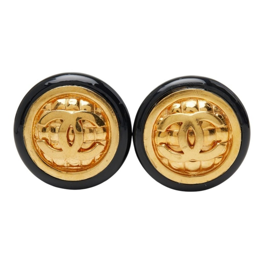 Chanel Coco Mark Round Earrings, Gold and Black Plated Enamel, Women's CHANEL: --- Catalog ---Category: SizeStone Size (HxW): 38.20mm x 38.20mm / 1.50'' x 1.50''Category: DesignColor: BlackGender: WomenMaterial: EnamelCategory: GeneralBrand: Chanel--- Item List ---Section: Condi