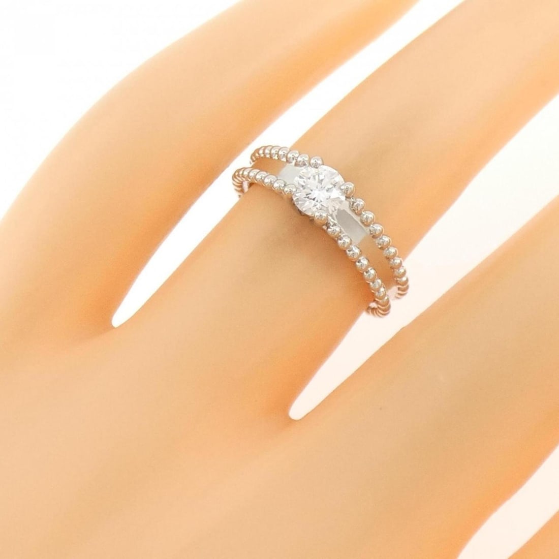 Van Cleef & Arpels Estelle Solitaire Ring - 5