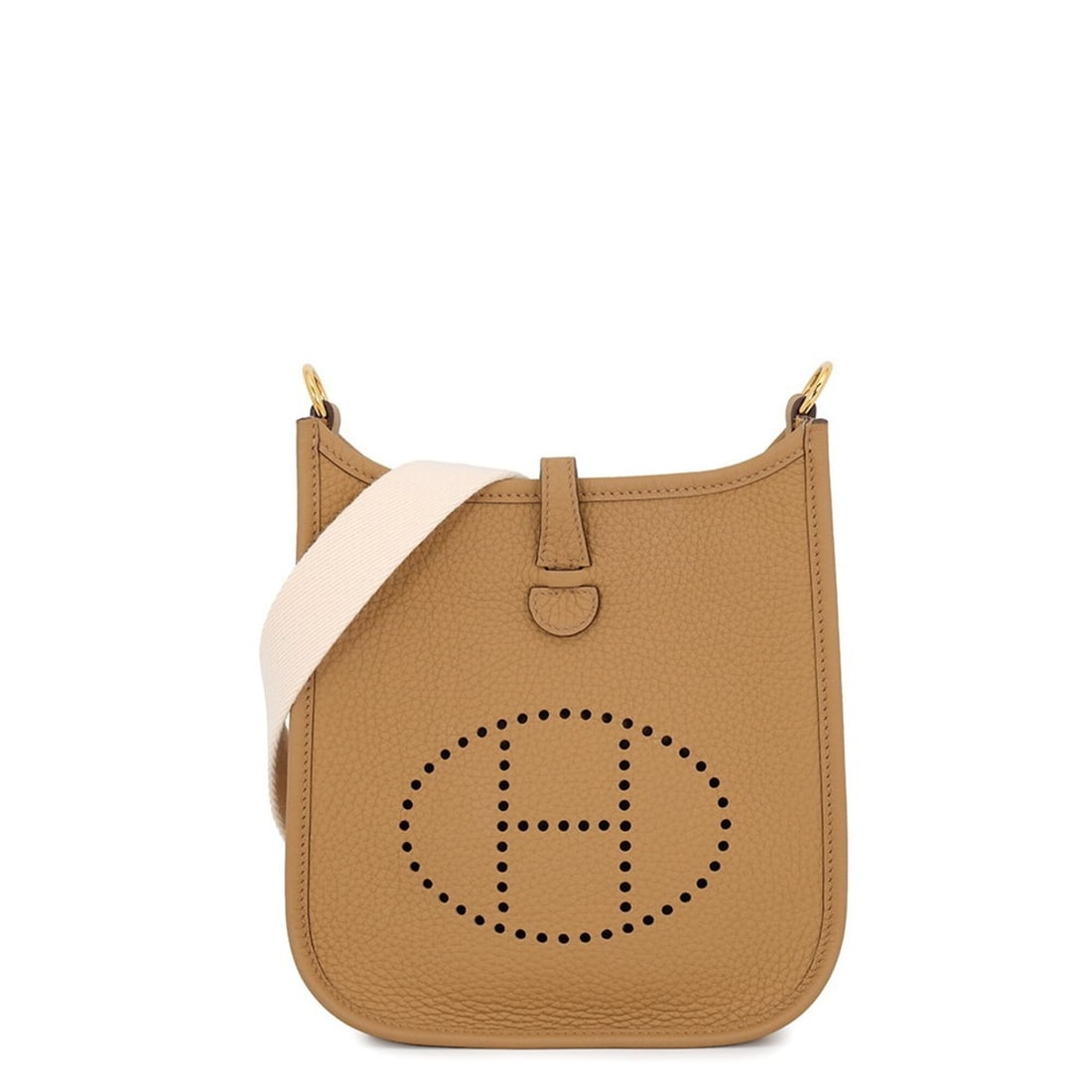 Hermes Evelyne TPM 85cm Shoulder Bag, Amazon Biscuit Nata, Taurillon Clemence Leather, K Stamp.: --- Catalog ---Category: SizeSize (HxWxD): 19cm x 16cm x 5.5cm / 7.48'' x 6.29'' x 2.16''Category: DesignType: Handbag, Shoulder bagGender: WomenMaterial: Taurillon clemence leather Hardware Color: Go