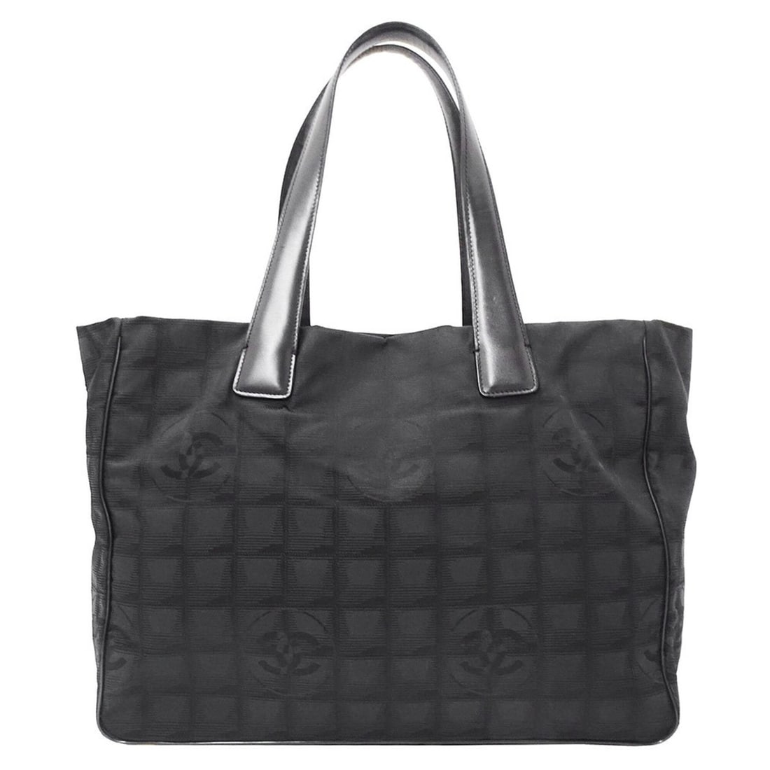 Chanel CHANEL Women's Handbag, Brand Tote Bag, Nylon New Travel MM, Black with Gold Hardware: --- Catalog ---Category: SizeSize (HxWxD): 27cm x 35cm x 15cm / 10.62'' x 13.77'' x 5.9''Category: DesignType: Handbag, Tote bagColor: BlackGender: WomenMaterial: Nylon Category: GeneralBrand: ChanelC