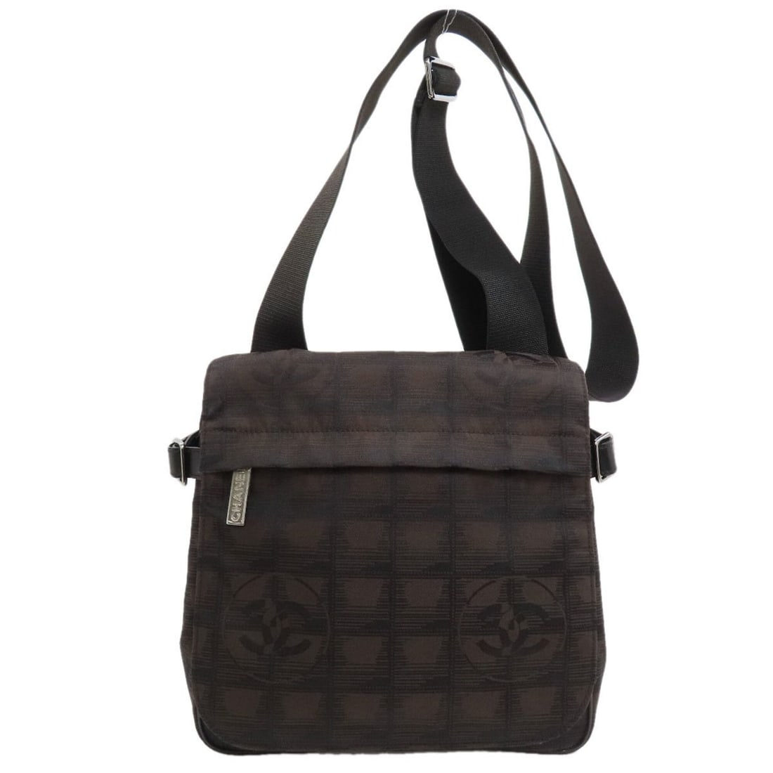Chanel New Travel Line Shoulder Bag, Nylon Jacquard, Women's CHANEL: --- Catalog ---Category: SizeSize (HxWxD): 22cm x 21cm x 8.5cm / 8.66'' x 8.26'' x 3.34''Category: DesignType: Shoulder bagColor: Dark brownGender: WomenMaterial: Nylon , Jacquard Category: GeneralBra