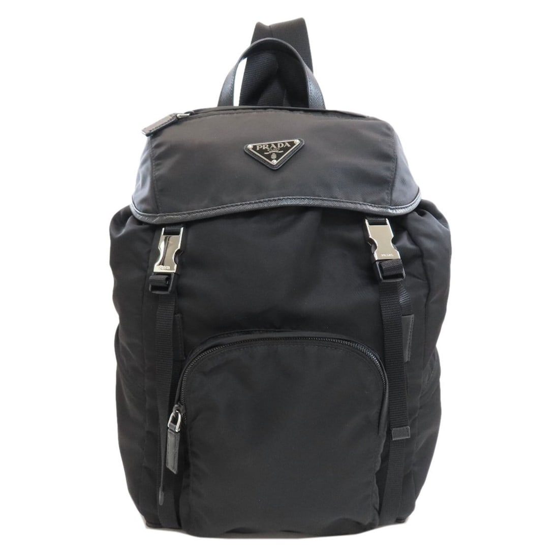 Prada logo hardware backpack/daypack, nylon material, women's.: --- Catalog ---Category: SizeSize (HxWxD): 36cm x 25.5cm x 15cm / 14.17'' x 10.03'' x 5.9''Strap Length: 53cm - 94cm / 20.86'' - 37''Handle Length: 23cm / 9.05''Category: DesignType: BackpackColor: Bl