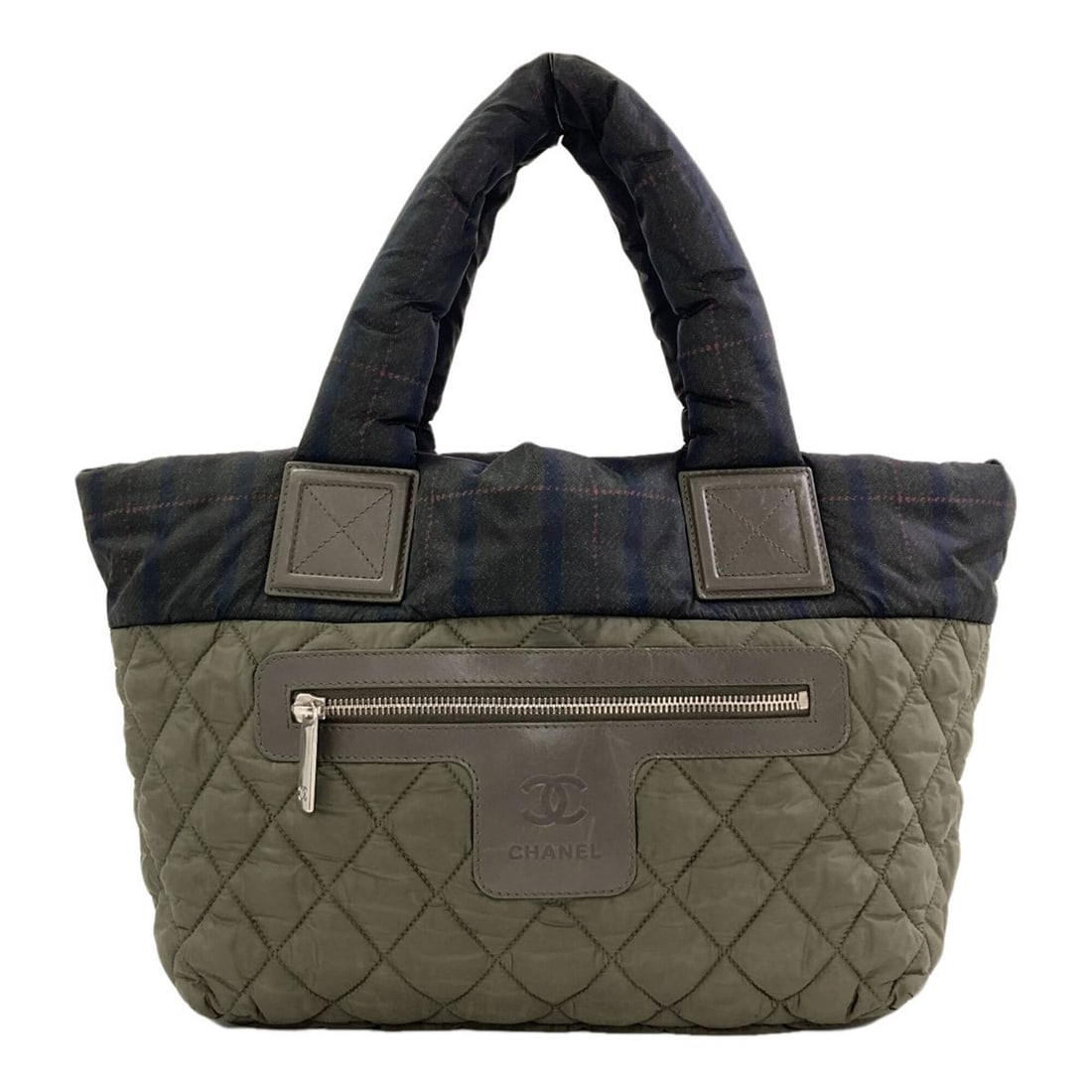Chanel Coco Cocoon Reversible Handbag with Silver Hardware, Nylon Material, Women's.: --- Catalog ---Category: SizeSize (HxWxD): 22cm x 44cm x 16cm / 8.66'' x 17.32'' x 6.29''Handle Length: 37cm / 14.56''Category: DesignType: HandbagColor: KhakiGender: WomenClosure: HookMaterial: Nylon