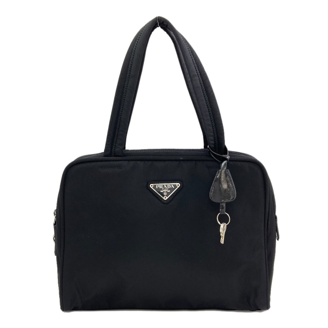 Prada B8495 Logo Hardware Handbag Nylon Material Women's PRADA: --- Catalog ---Category: SizeSize (HxWxD): 21.5cm x 28.5cm x 9.5cm / 8.46'' x 11.22'' x 3.74''Category: DesignType: HandbagColor: BlackGender: WomenMaterial: Nylon Category: GeneralBrand: Prada--- Ite
