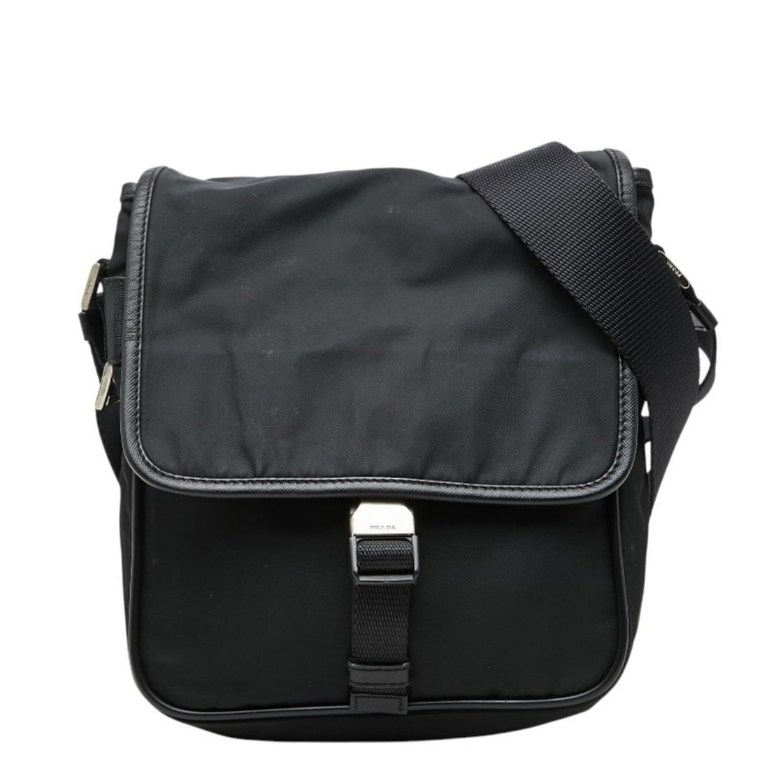 Prada Triangle Logo Plate Crossbody Shoulder Bag, Black Nylon, Women's PRADA: --- Catalog ---Category: SizeSize (HxWxD): 23cm x 19.5cm x 5.5cm / 9.05'' x 7.67'' x 2.16''Category: DesignType: Shoulder bagColor: BlackGender: WomenMaterial: Nylon Category: GeneralBrand: Prada--- I