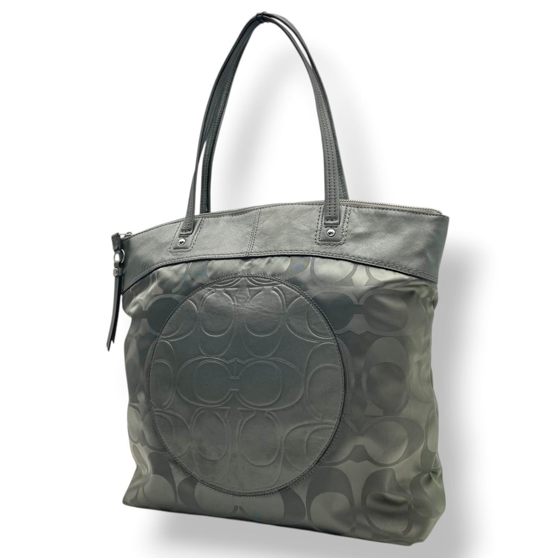 COACH Signature Laura Tote Bag, Handbag, Shoulder Nylon Leather, Gray, Silver Hardware, Women's,: --- Catalog ---Category: SizeSize (HxWxD): 32cm x 39cm x 11cm / 12.59'' x 15.35'' x 4.33''Category: DesignType: Handbag, Tote bagColor: GrayGender: WomenMaterial: Nylon , Leather Category: GeneralMPN: