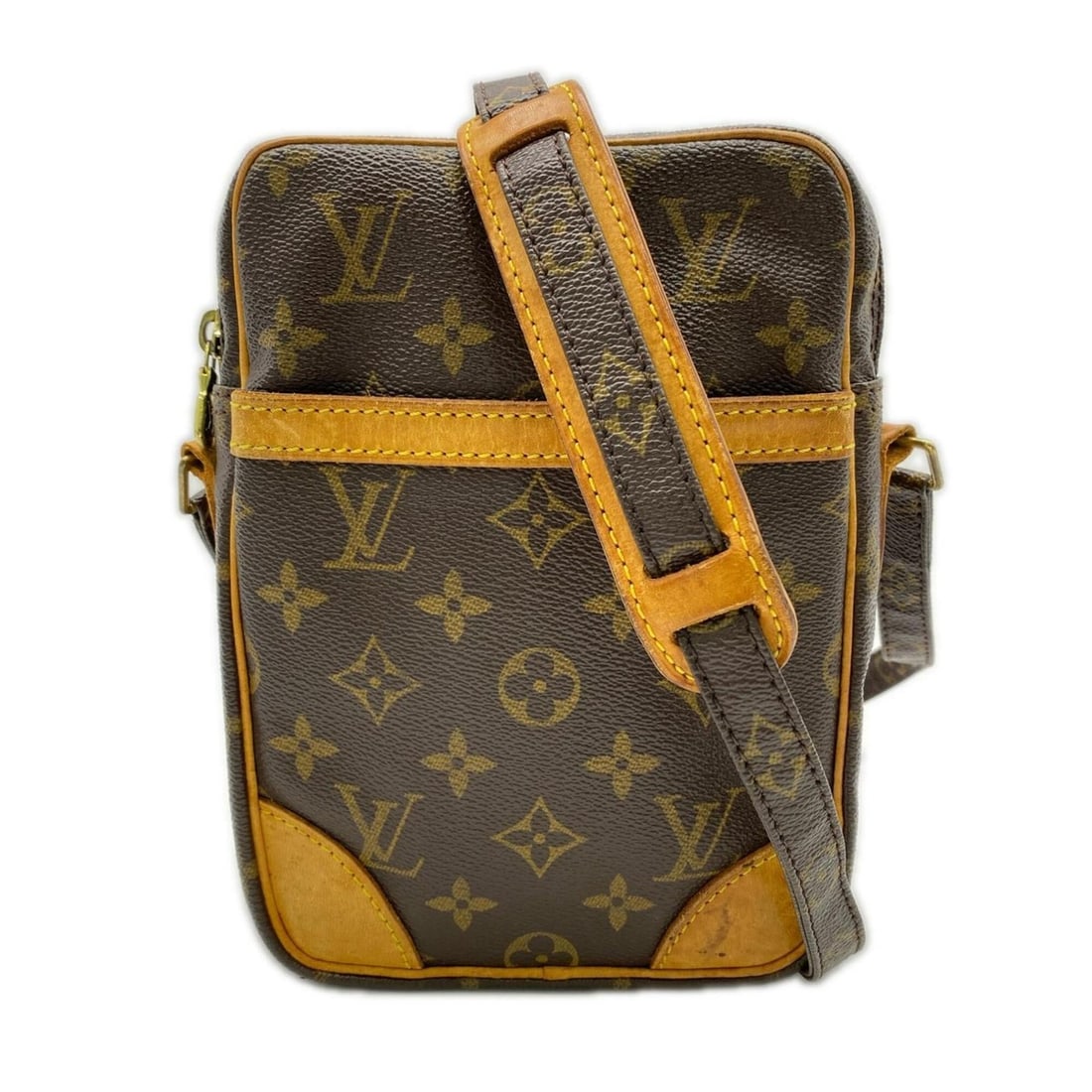LOUIS VUITTON Monogram Danube M45266 Shoulder Bag Brown Beige Leather Men's: --- Catalog ---Category: SizeSize (HxWxD): 21cm x 15cm x 5cm / 8.26'' x 5.9'' x 1.96''Category: DesignType: Shoulder bagColor: Beige, BrownGender: MenMaterial: Coated canvas , Leather Category: Genera