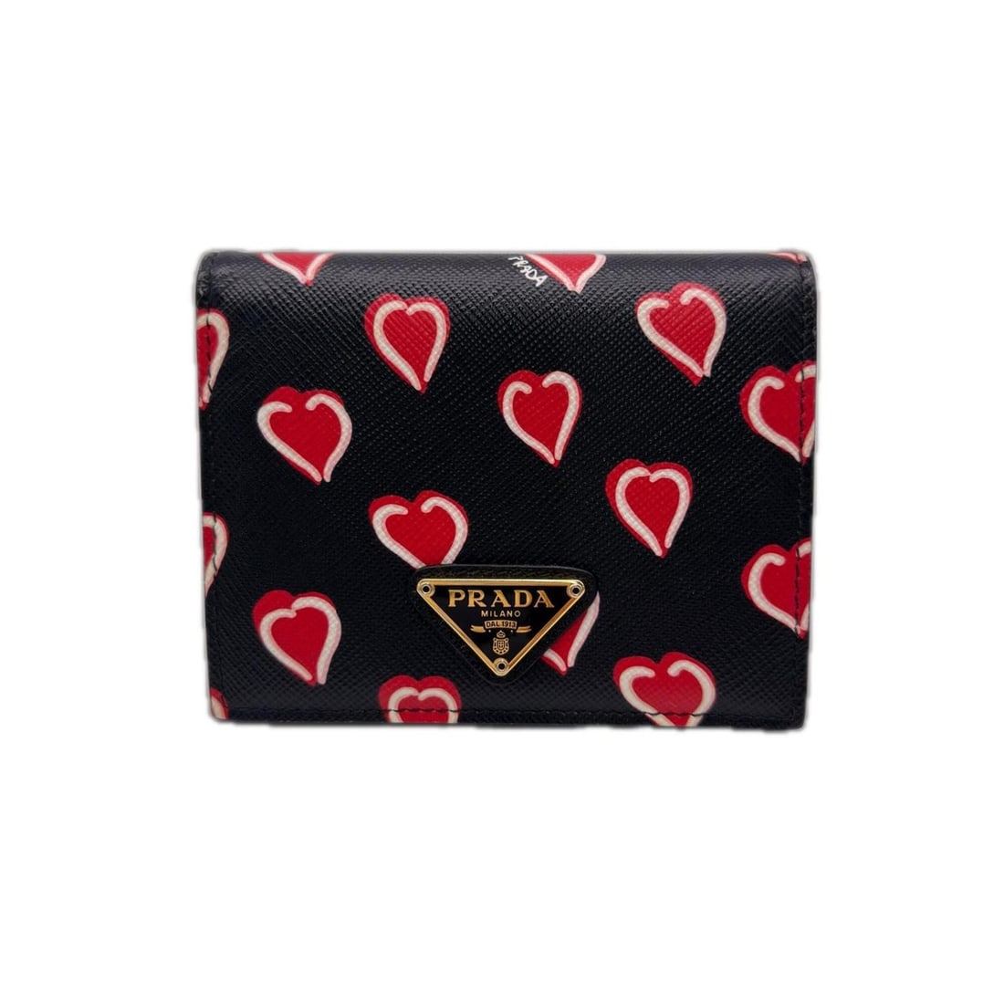 PRADA Saffiano Triangle Bi-fold Wallet 1MV20 (Black/Red) - Women's: --- Catalog ---Category: SizeSize (HxWxD): 8.5cm x 11.5cm x 2cm / 3.34'' x 4.52'' x 0.78''Category: DesignType: Wallet (bi-fold)Color: Black, Red colorGender: WomenMaterial: Saffiano Category: General