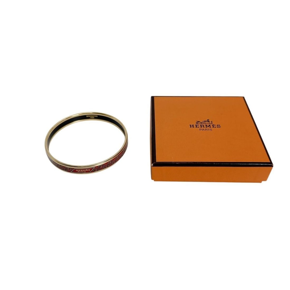 HERMES Bangle Bracelet ROUGE Enamel PM Gold: --- Catalog ---Category: SizeWidth: 9mm / 0.35''Weight: 53g / 1.86oz.Diameter: 7cm / 2.75''Total Length: 23cm / 9.05''Category: DesignType: BangleColor: GoldGender: WomenCategory: GeneralBrand: Hermes