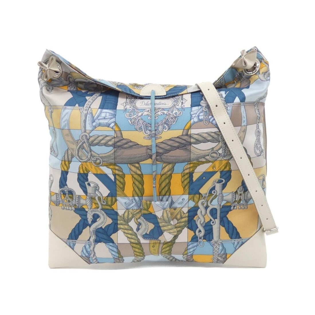 Hermes DELLA CAVALLERIA Silky City PM 069488CK Shoulder Bag: --- Catalog ---Category: SizeSize (HxWxD): 34cm x 33cm x 1cm / 13.38'' x 12.99'' x 0.39''Category: DesignType: Pouch, Shoulder bagColor: GrayGender: WomenMaterial: Swift leather , Silk Category: Gener