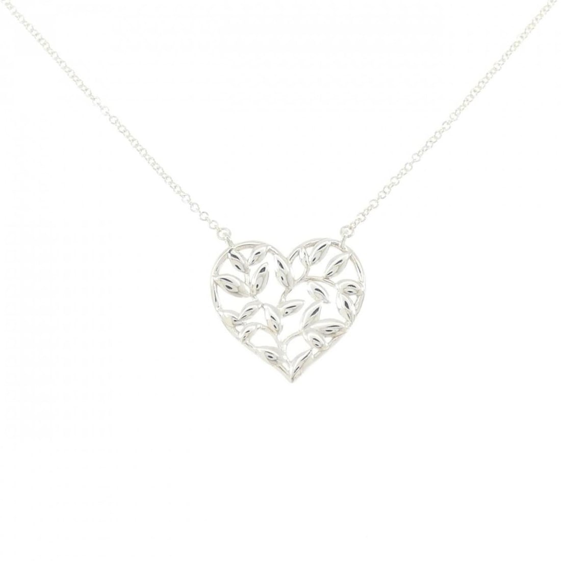 Tiffany Olive Leaf Necklace: --- Catalog ---Category: SizePendant Size: 16.7mm x 18mm / 0.65'' x 0.7''Neck Circumference: 45 cm / 17.71''Category: DesignColor: SilverGender: WomenMaterial: Silver 925Pendant Type: PendantNecklace