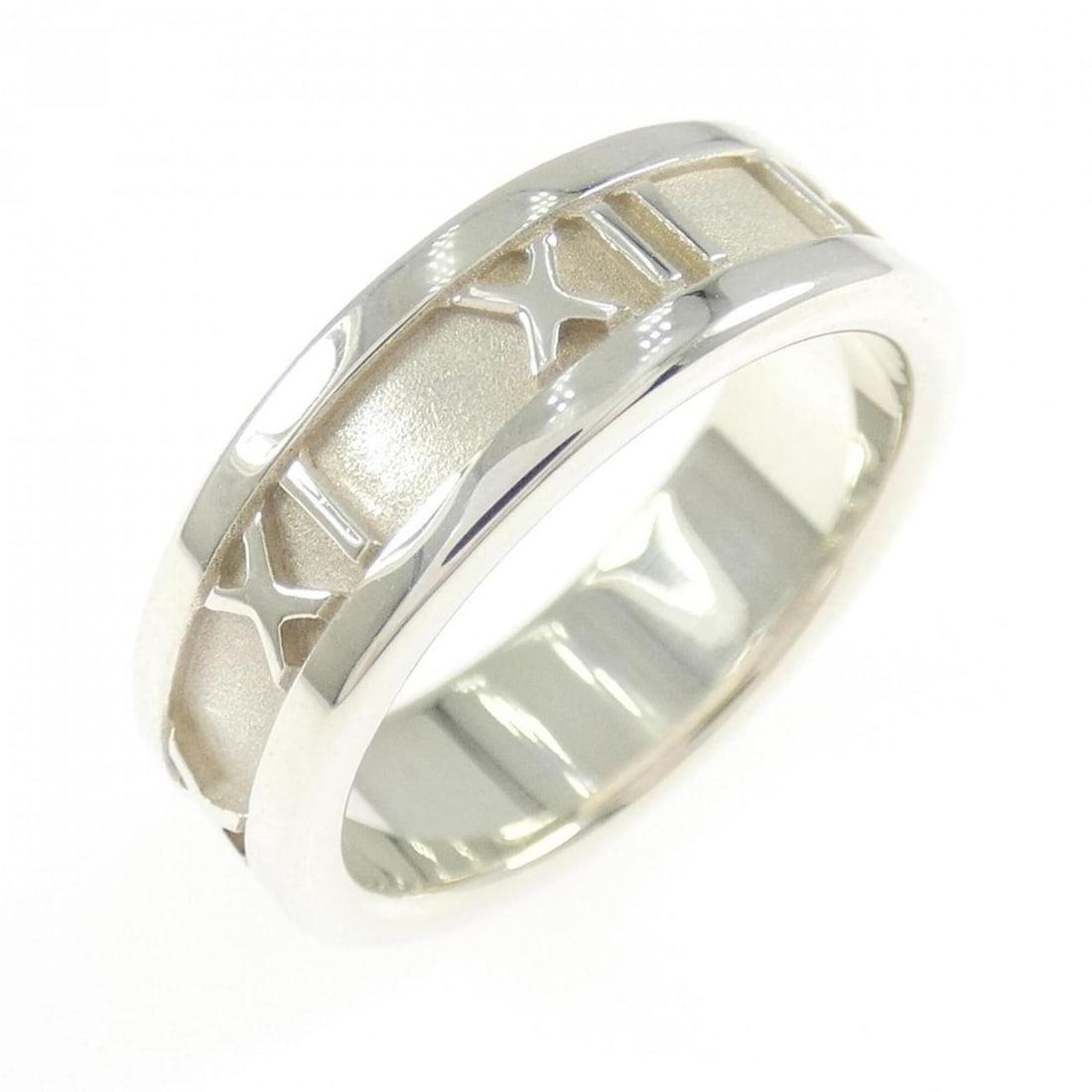 Tiffany Atlas Ring: --- Catalog ---Category: SizeJP Size: 14US Size: 7Category: DesignType: Band ringColor: SilverGender: WomenMaterial: Silver 925Category: GeneralBrand: Tiffany--- Item List ---Section:
