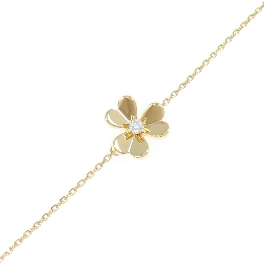 Van Cleef & Arpels Frivole Mini Bracelet: --- Catalog ---Category: SizeLength: 16cm - 17cm / 6.29'' - 6.69''Category: DesignType: Charm braceletColor: Yellow goldGender: WomenMaterial: Yellow gold (18K)Category: GeneralMPN: VCARPJMM00Brand: V