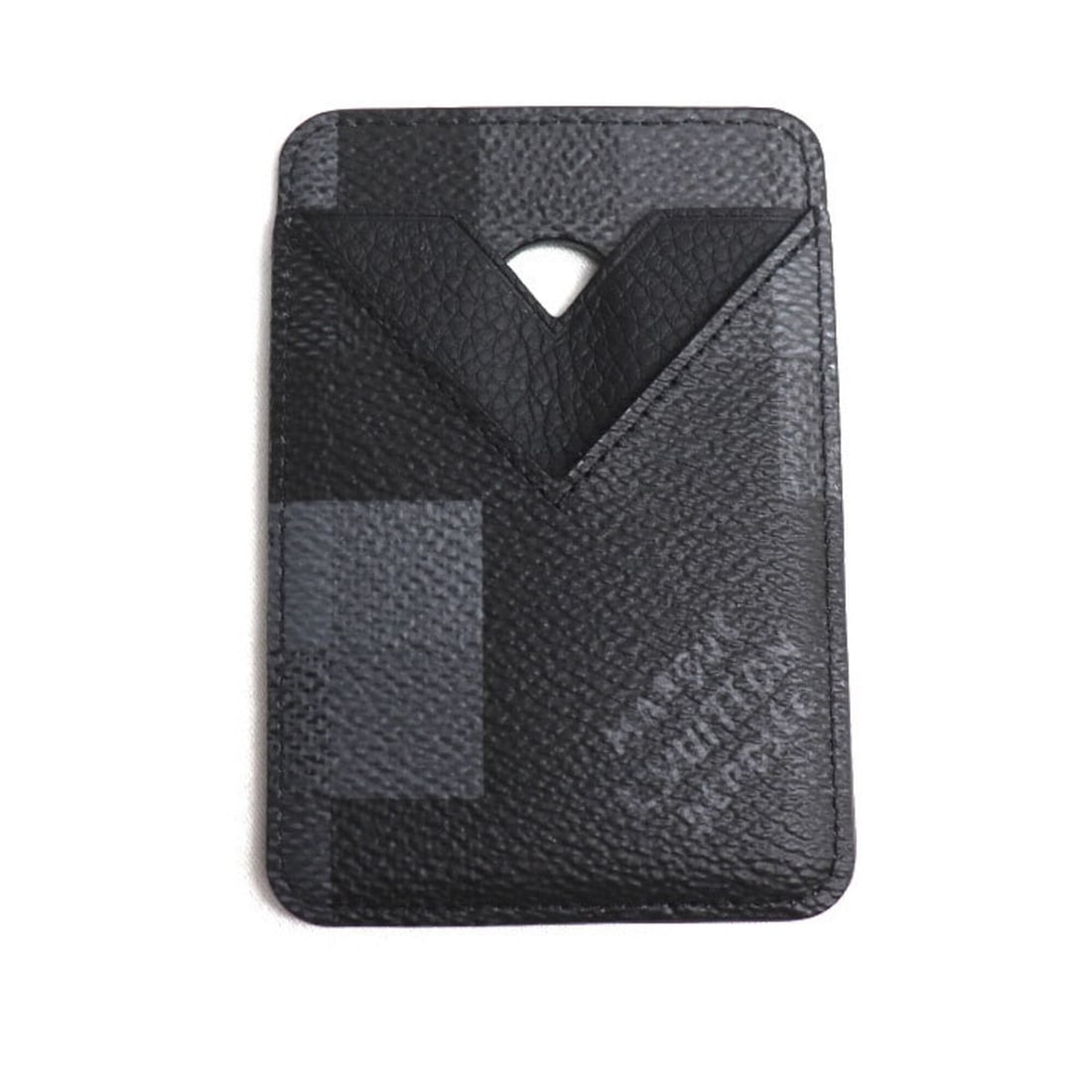 LOUIS VUITTON Louis Vuitton Portecarte Magnetic Card Holder/Card Case Damouflage Black M15097 Men's: --- Catalog ---Category: DesignType: Card caseColor: BlackGender: MenMaterial: Canvas Category: GeneralMPN: M15097Brand: Louis VuittonCountry of Origin: FranceCategory: Physical PropertiesSize (HxWxD)