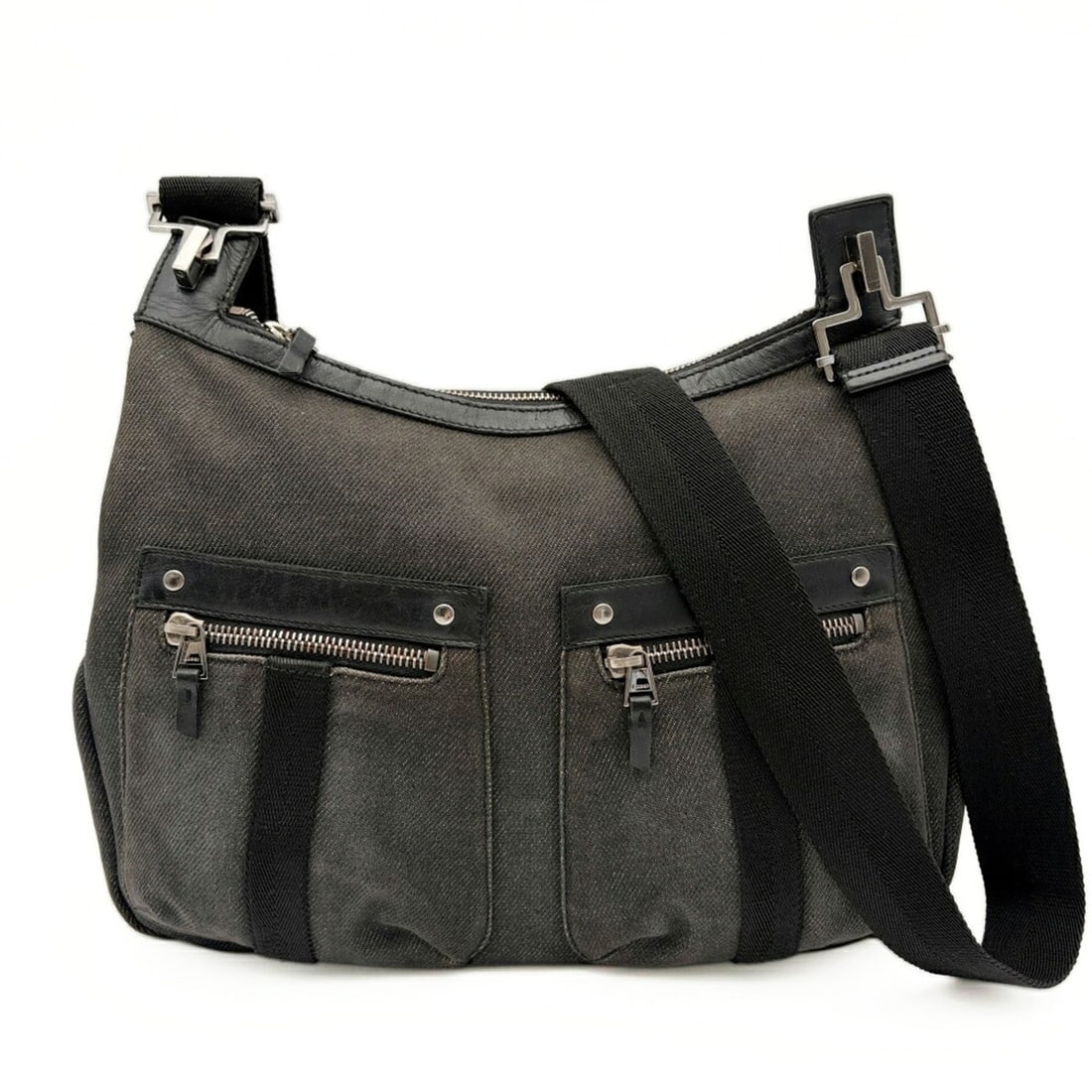 Gucci GUCCI Shoulder Bag Men's Denim Leather 90762 Black Crossbody: --- Catalog ---Category: SizeSize (HxWxD): 25cm x 30cm x 6cm / 9.84'' x 11.81'' x 2.36''Category: DesignType: Shoulder bagColor: BlackGender: MenMaterial: Denim , Leather Category: GeneralBrand: Gucci