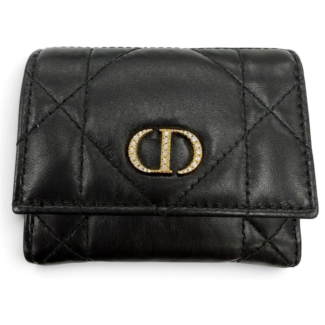 Christian Dior DIOR S4207UHNN Dior Caro Hibiscus Crystal Wallet Leather Rhinestone Japan Limited: --- Catalog ---Category: SizeSize (HxWxD): 8cm x 9.5cm / 3.14'' x 3.74''Category: DesignType: Wallet (tri-fold)Color: BlackGender: WomenMaterial: Leather Category: GeneralMPN: S4207UHNNBrand: Christia
