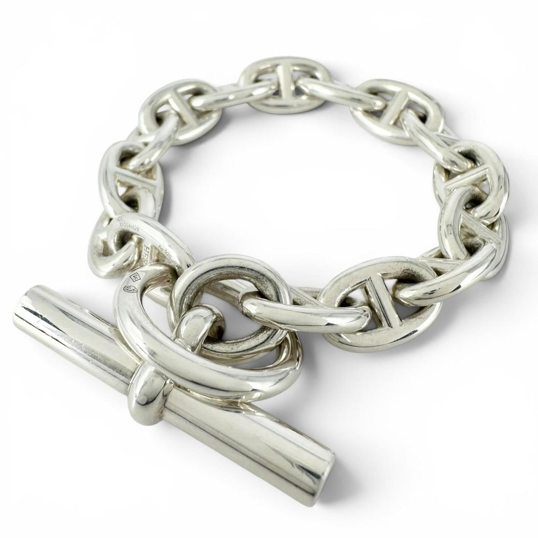 HERMES Chaine d'Ancre PM bracelet, AG925, 15 links, silver, made in France, 2025 model, weight: --- Catalog ---Category: SizeLength: 16.5cm / 6.49''Category: DesignType: Charm braceletColor: SilverGender: WomenMaterial: Silver 925Category: GeneralBrand: HermesCountry of Origin: France--- Item Li