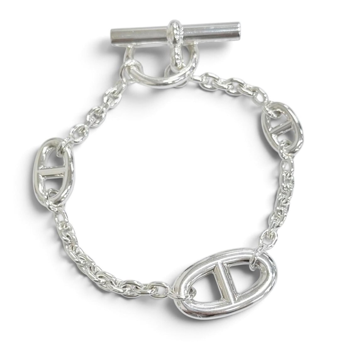 HERMES Chaine d'Ancre Farandole Bracelet, LG AG925 Silver, Made in France, 2024 Model, Weight:: --- Catalog ---Category: SizeLength: 16.5cm / 6.49''Category: DesignType: Charm braceletColor: SilverGender: WomenMaterial: Silver 925Category: GeneralBrand: HermesCountry of Origin: France--- Item Li