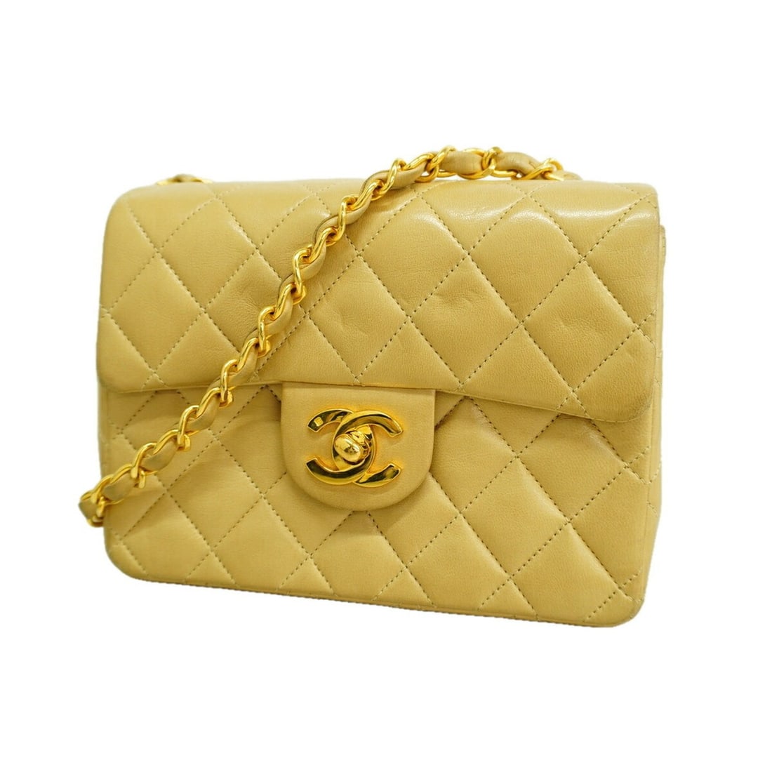 Chanel Mini Matelassé Chain Shoulder Bag, Lambskin, Beige, Women's, P3344612: --- Catalog ---Category: SizeSize (HxWxD): 15cm x 17.5cm x 6cm / 5.9'' x 6.88'' x 2.36''Category: DesignType: Shoulder bagColor: BeigeGender: WomenMaterial: Leather Hardware Color: GoldLeather/Fur Typ