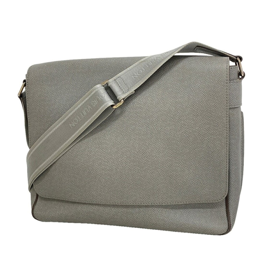 Louis Vuitton Taiga Roman MM Shoulder Bag M32623 Glacier Men's P3392907: --- Catalog ---Category: SizeSize (HxWxD): 29cm x 32cm x 9cm / 11.41'' x 12.59'' x 3.54''Category: DesignType: Shoulder bagColor: GlacierGender: MenCategory: GeneralMPN: M32623Brand: Louis Vuitton--- 