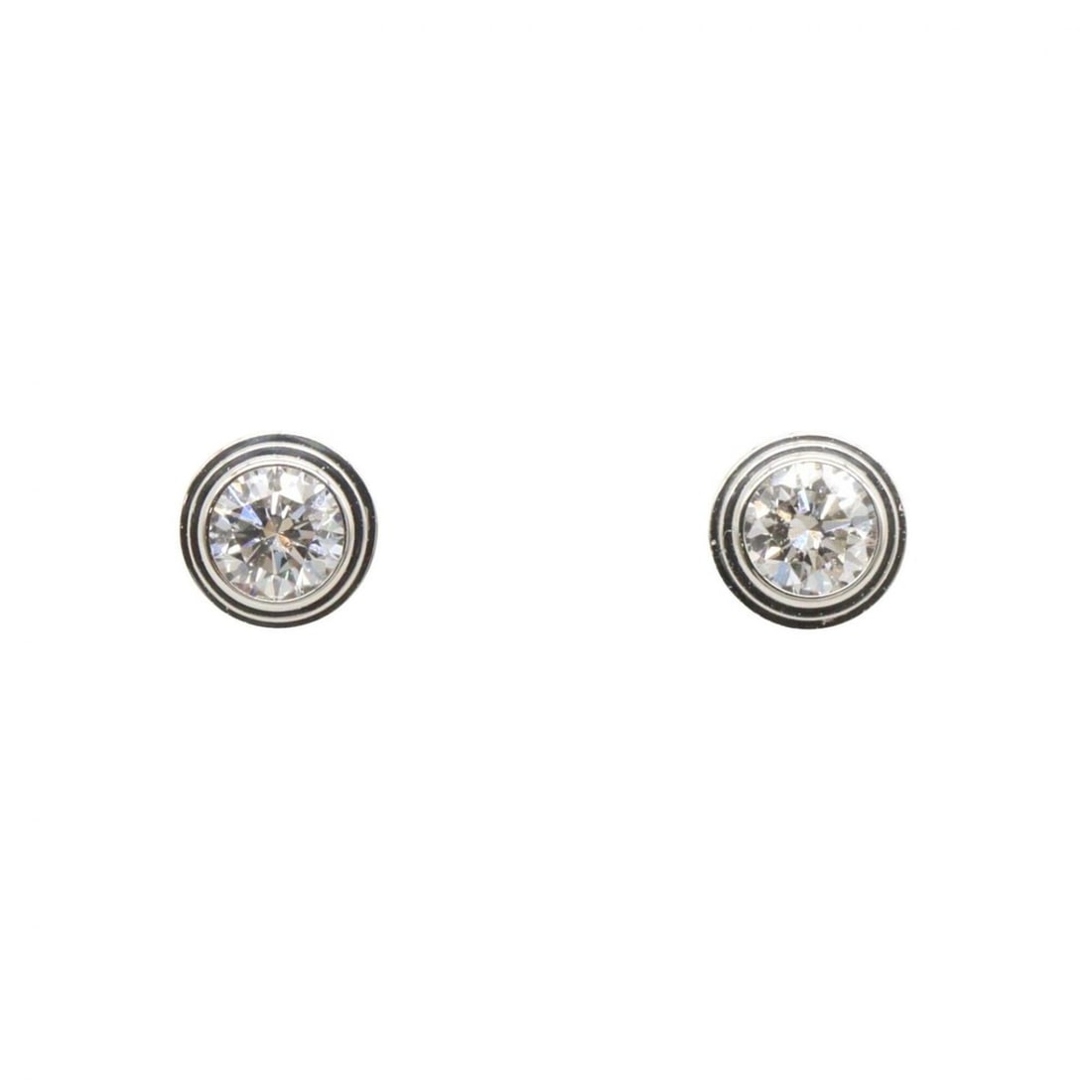 Cartier d'Amour Earrings, SM size, 18K White Gold (18KWG), Diamond, Women's, Silver/Clear Tone,: --- Catalog ---Category: SizeSize (HxWxD): 4.50mm x 4.50mm / 0.18'' x 0.18''Category: DesignType: Stud earringsColor: White goldStone: DiamondGender: WomenMaterial: White gold (18K)Category: GeneralMP