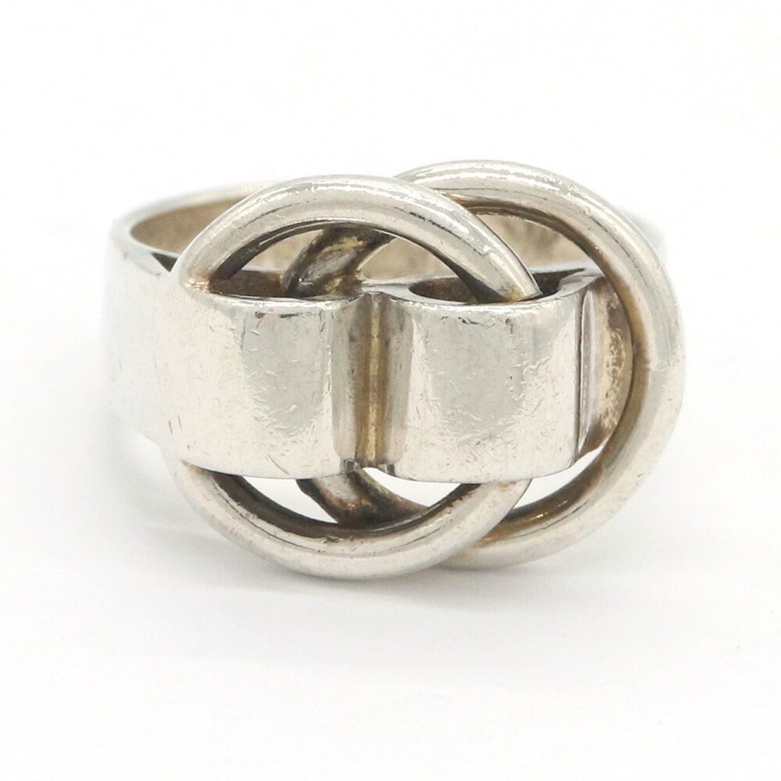 Hermes Deux Anoux Ring, Sterling Silver 925, Size 49, Double Circle Design, Women's HERMES: --- Catalog ---Category: SizeJP Size: 9US Size: 5Category: DesignType: Band ringGender: WomenMaterial: Sterling silver 925Category: GeneralBrand: Hermes--- Item List ---Section: ConditionRanking: Rank