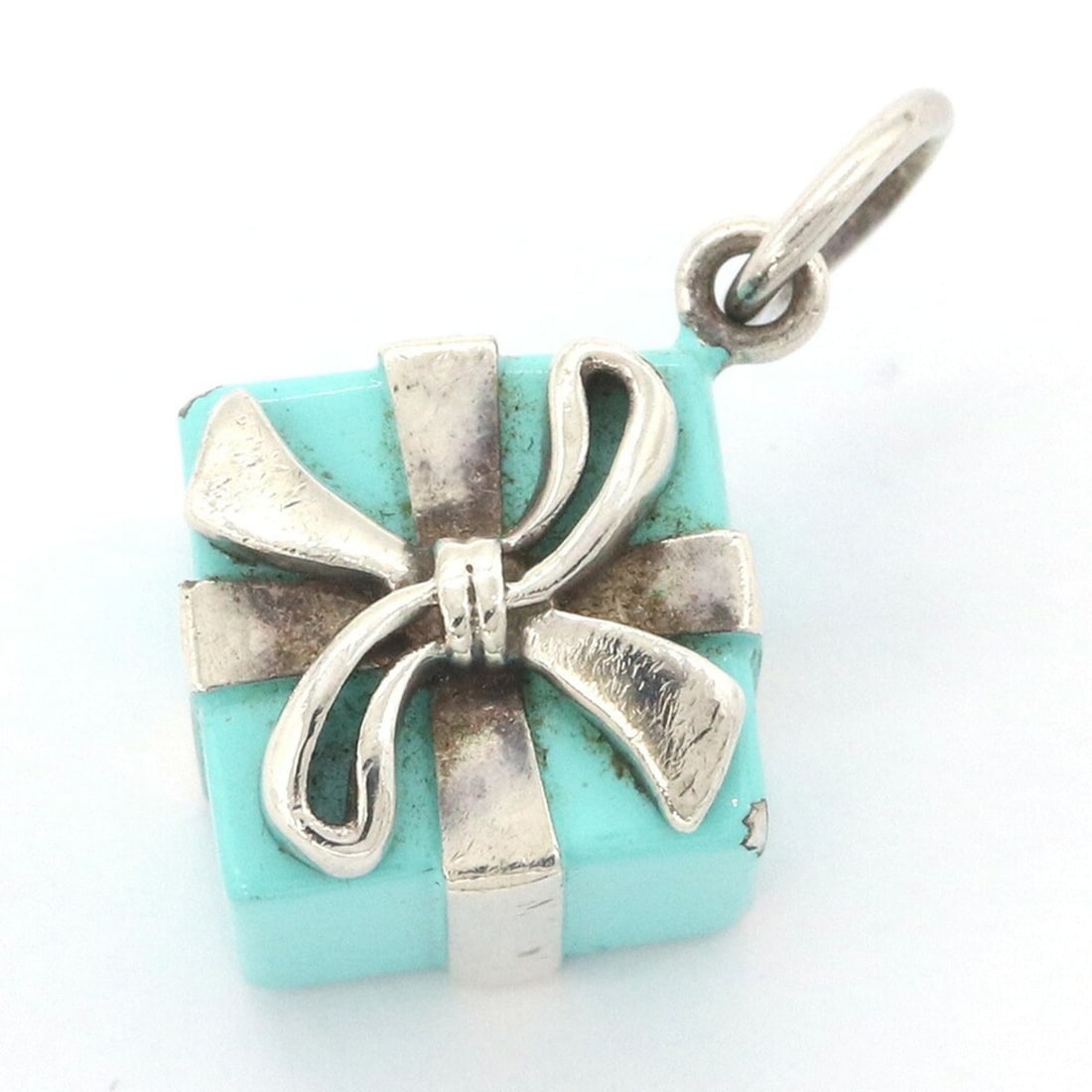 Tiffany & Co. Pendant Top, Blue Box, Sterling Silver 925, Necklace, Choker, Ribbon, Women's,: --- Catalog ---Category: DesignColor: Blue, SilverGender: WomenMaterial: Sterling silver 925Necklace Type: PendantCategory: GeneralBrand: Tiffany--- Item List ---Section: ConditionRanking: Rank AB