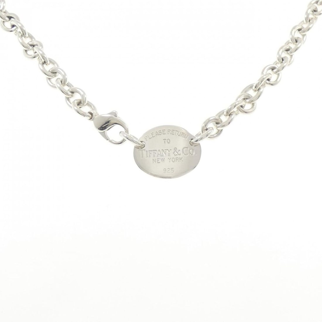 Tiffany & Co. Return to Necklace: --- Catalog ---Category: SizePendant Size: 17.9mm x 22.2mm / 0.7'' x 0.87''Neck Circumference: 39 cm / 15.35''Category: DesignGender: WomenMaterial: Silver 925Pendant Type: PendantNecklace Type: