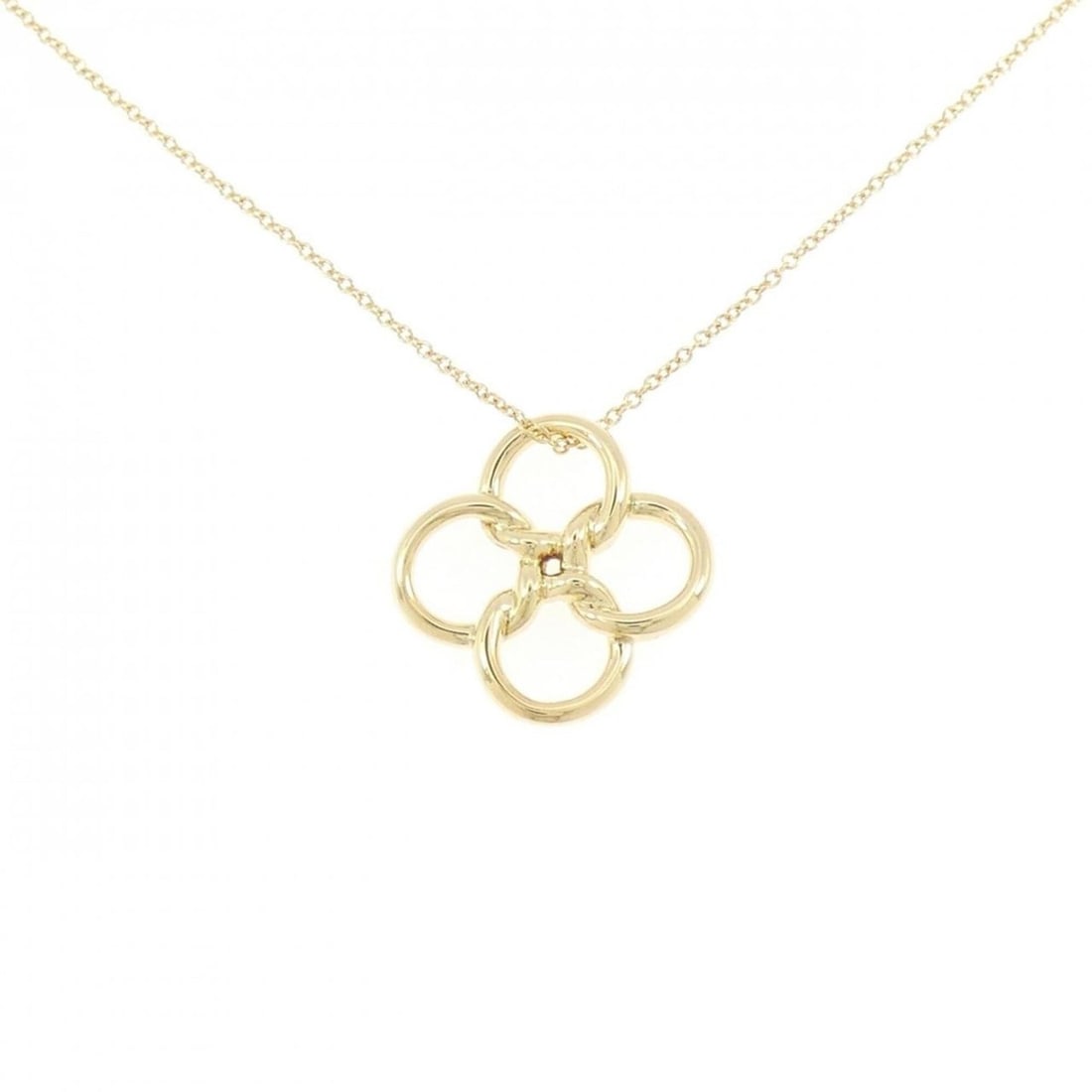Tiffany Quadrofolio Small Necklace: --- Catalog ---Category: SizePendant Size: 19.5mm x 19.3mm / 0.76'' x 0.75''Neck Circumference: 40 cm / 15.74''Category: DesignGender: WomenMaterial: Yellow gold (18K)Pendant Type: PendantNecklace