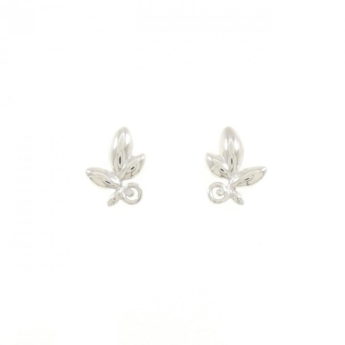 Tiffany Olive Leaf Earrings: --- Catalog ---Category: SizeSize (HxWxD): 10.70mm x 8.20mm / 0.42'' x 0.32''Category: DesignType: Stud earringsGender: WomenMaterial: Silver 925Category: GeneralMPN: 60022026Brand: Tiffany--- Item Li