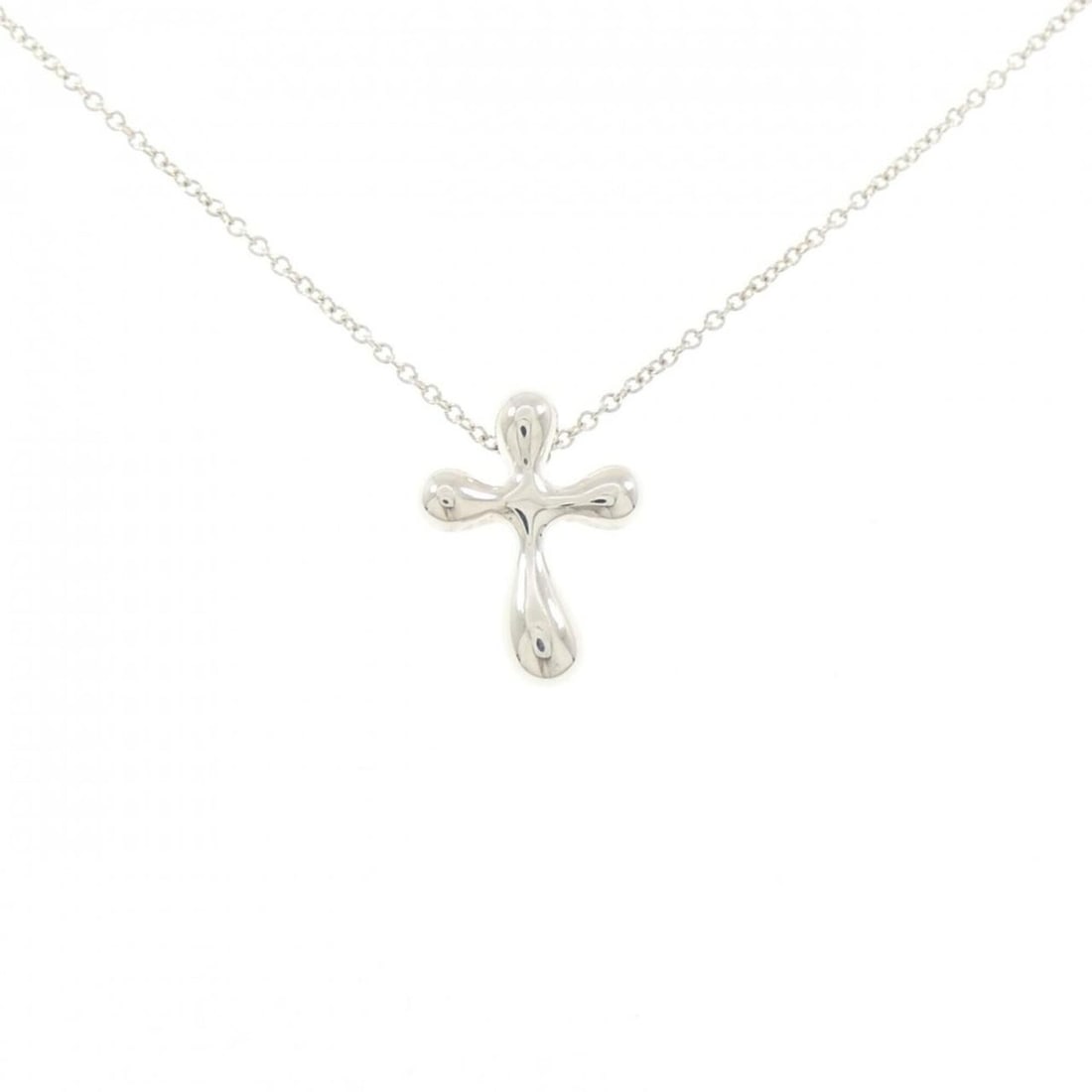 Tiffany & Co. 925 Necklace: --- Catalog ---Category: SizePendant Size: 15.9mm x 12.1mm / 0.62'' x 0.47''Neck Circumference: 41 cm / 16.14''Category: DesignGender: WomenMaterial: Silver 925Pendant Type: PendantNecklace Type:
