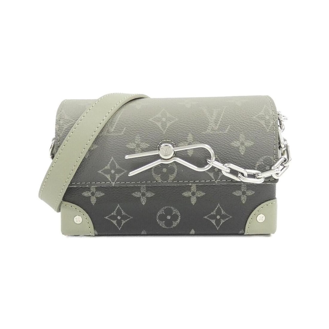 Louis Vuitton Monogram Gradient Steamer Wearable Wallet M11543 Shoulder Bag: --- Catalog ---Category: SizeSize (HxWxD): 12cm x 18cm x 6cm / 4.72'' x 7.08'' x 2.36''Category: DesignType: Shoulder bagColor: Khaki, VertGender: MenMaterial: Coated canvas Category: GeneralMPN: